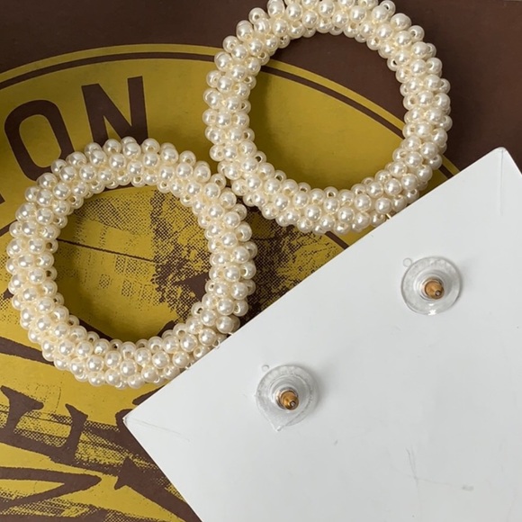 Stella & Dot | Oh Ya Gold + Pearl Drop Statement Earrings - Picture 10 of 13